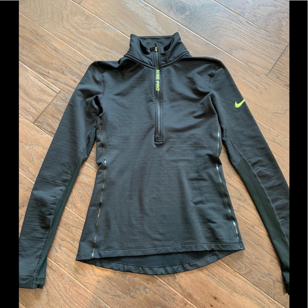 Nike pro 1/2 zip